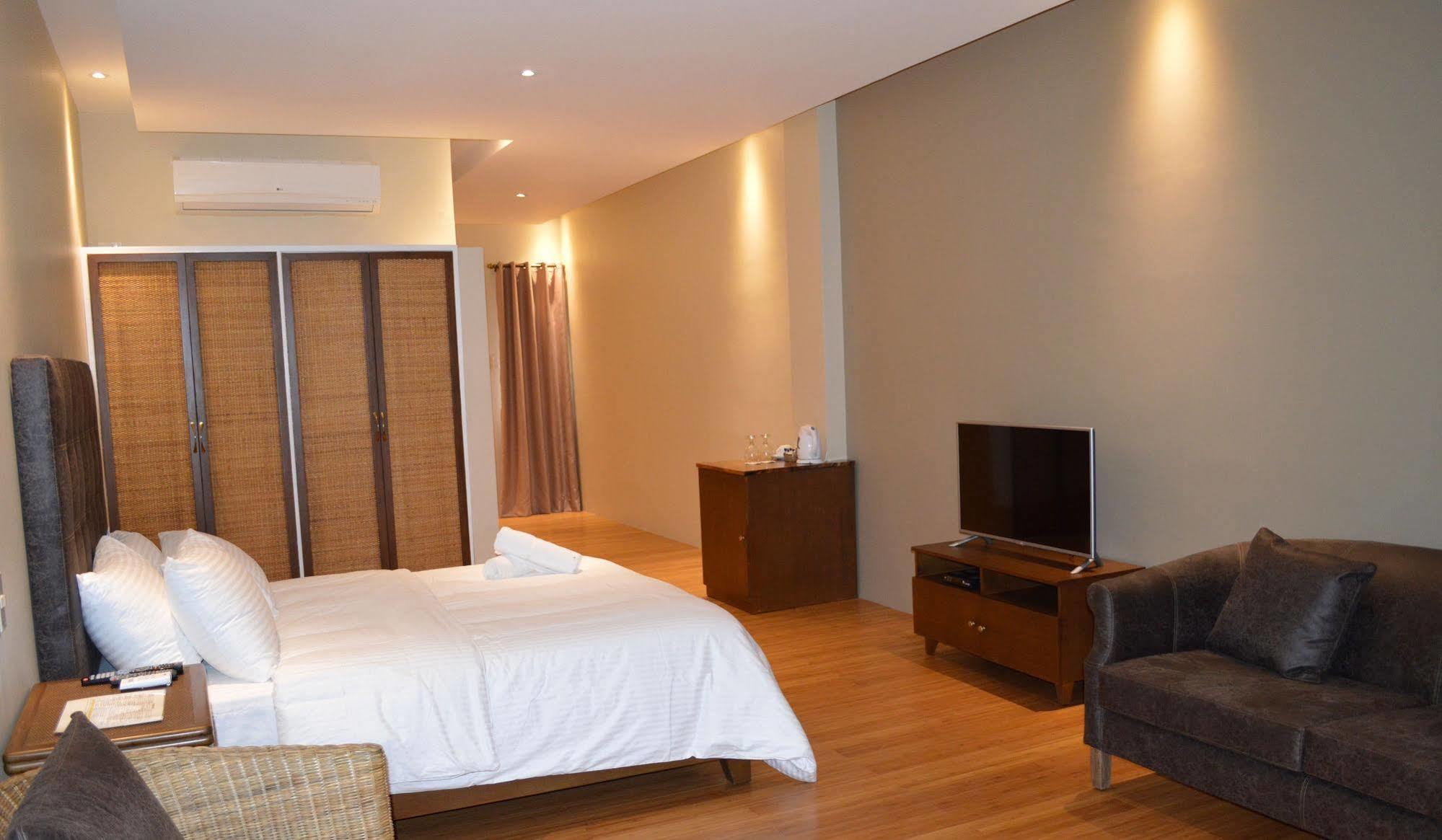 Kingsley'S Hotel And Gastro Pub Mabalacat 외부 사진