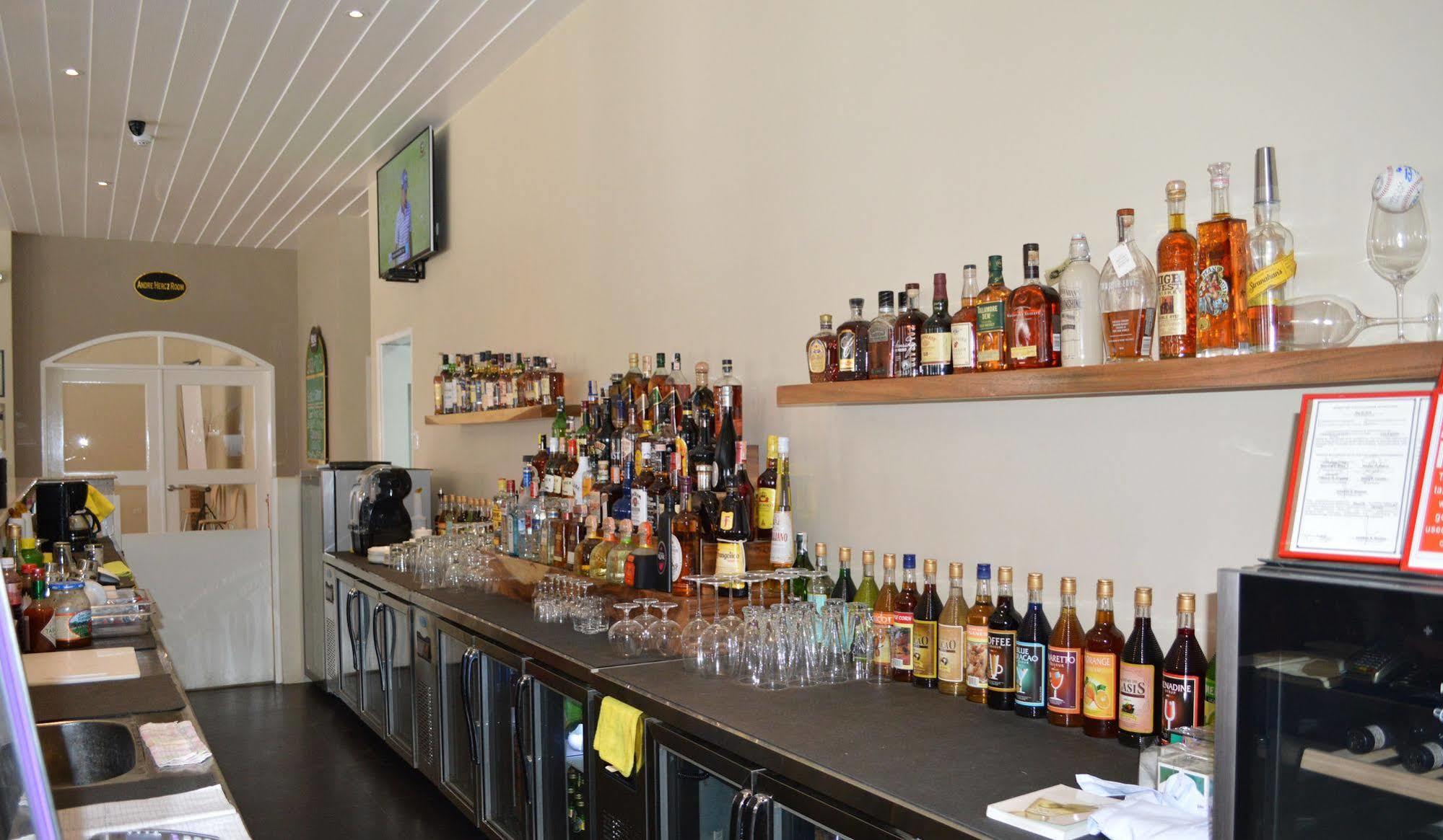 Kingsley'S Hotel And Gastro Pub Mabalacat 외부 사진