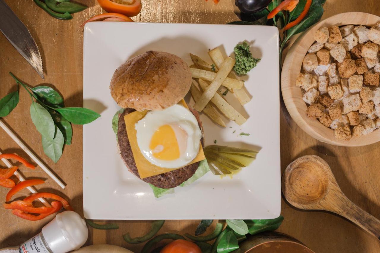 Kingsley'S Hotel And Gastro Pub Mabalacat 외부 사진