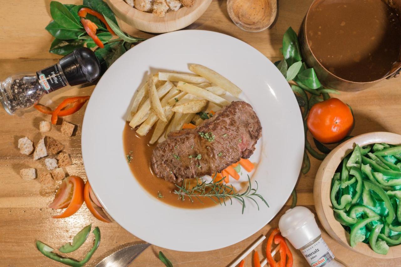 Kingsley'S Hotel And Gastro Pub Mabalacat 외부 사진